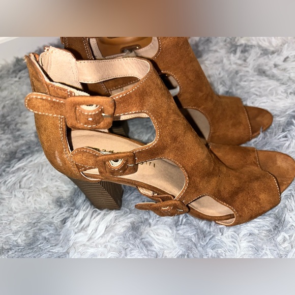 Madden Girl Beatrik Sandals - Picture 10 of 11